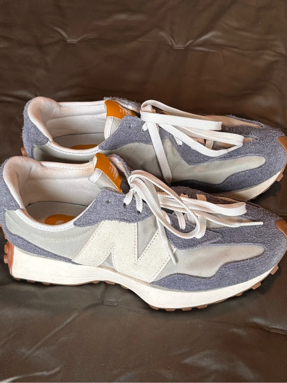 New Balance 327